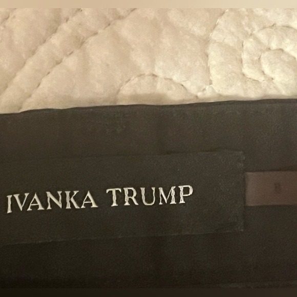 Ivanka Trump Black Tulip Hem White Piping Compression Ankle Slim Pant, size 8 - Picture 7 of 12